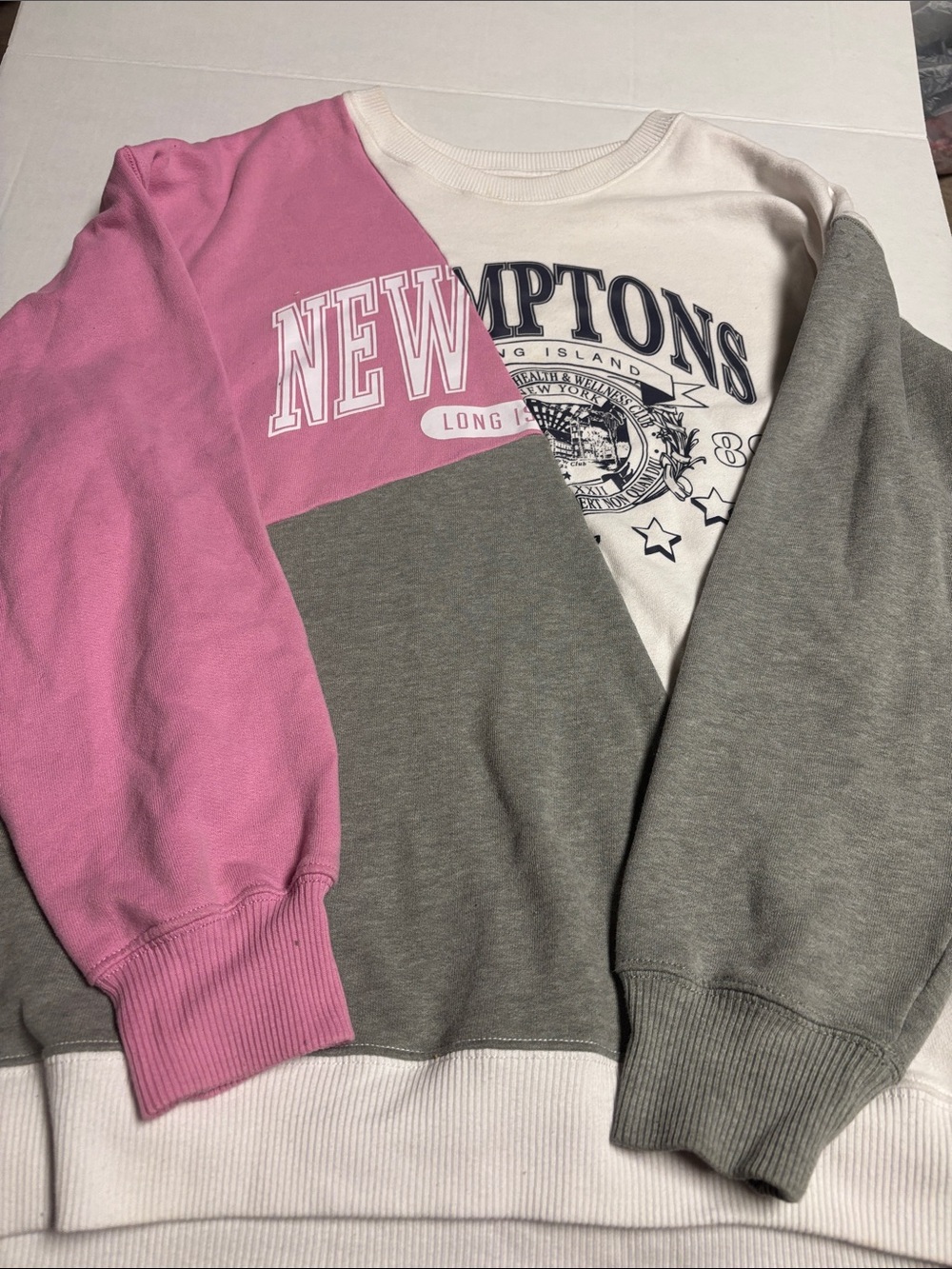 Hollister Cream Crewneck Sweatshirt